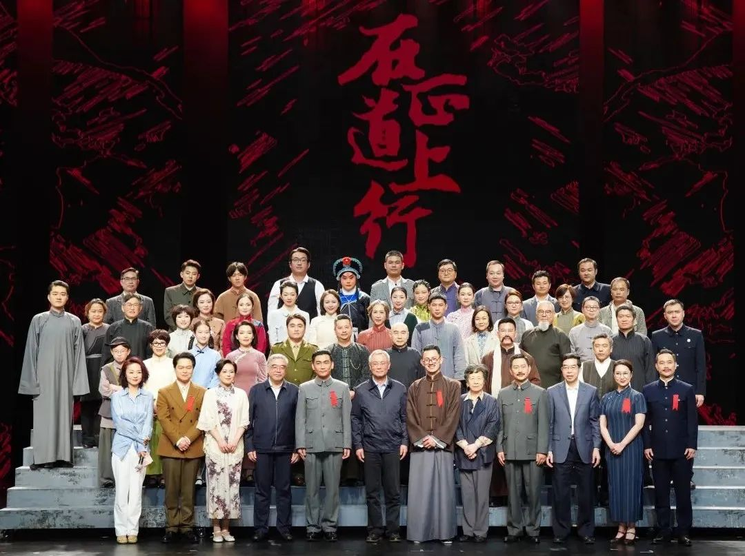 云顶yd222线路检测中心·蓝硕以科技赋能话剧《在正道上行》圆满上演
